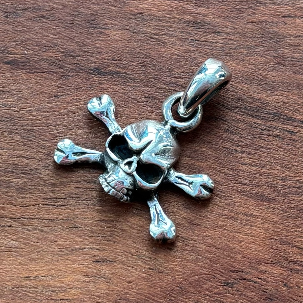 Sterling Silver Skull and Crossbones Pendant
